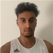 Studente di ingegneria informatica impartisce lezioni di matematica base e anche inglese per elementari e medie